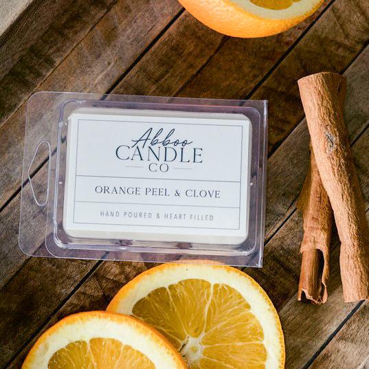 Cera de soja derretida con cáscara de naranja y clavo